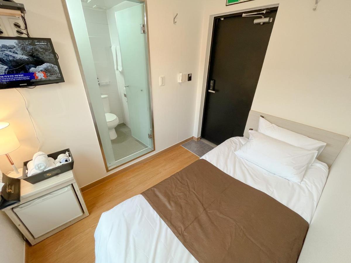 K9 Myeongdong Hotel Seoul Exteriör bild